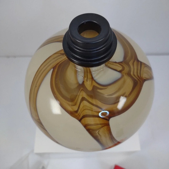 La Tee Da! Marble Cream and Brown Effusion Lamp with Wick New with Tags - Picture 6 of 15
